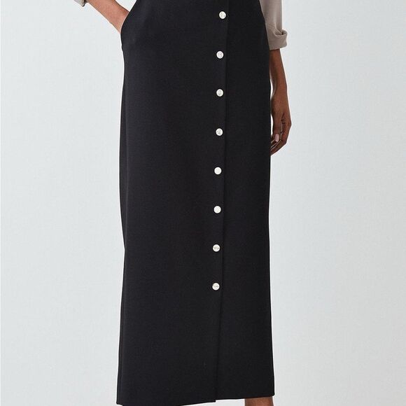 Chic Black Button-Down Skirt - Picture 3 of 3